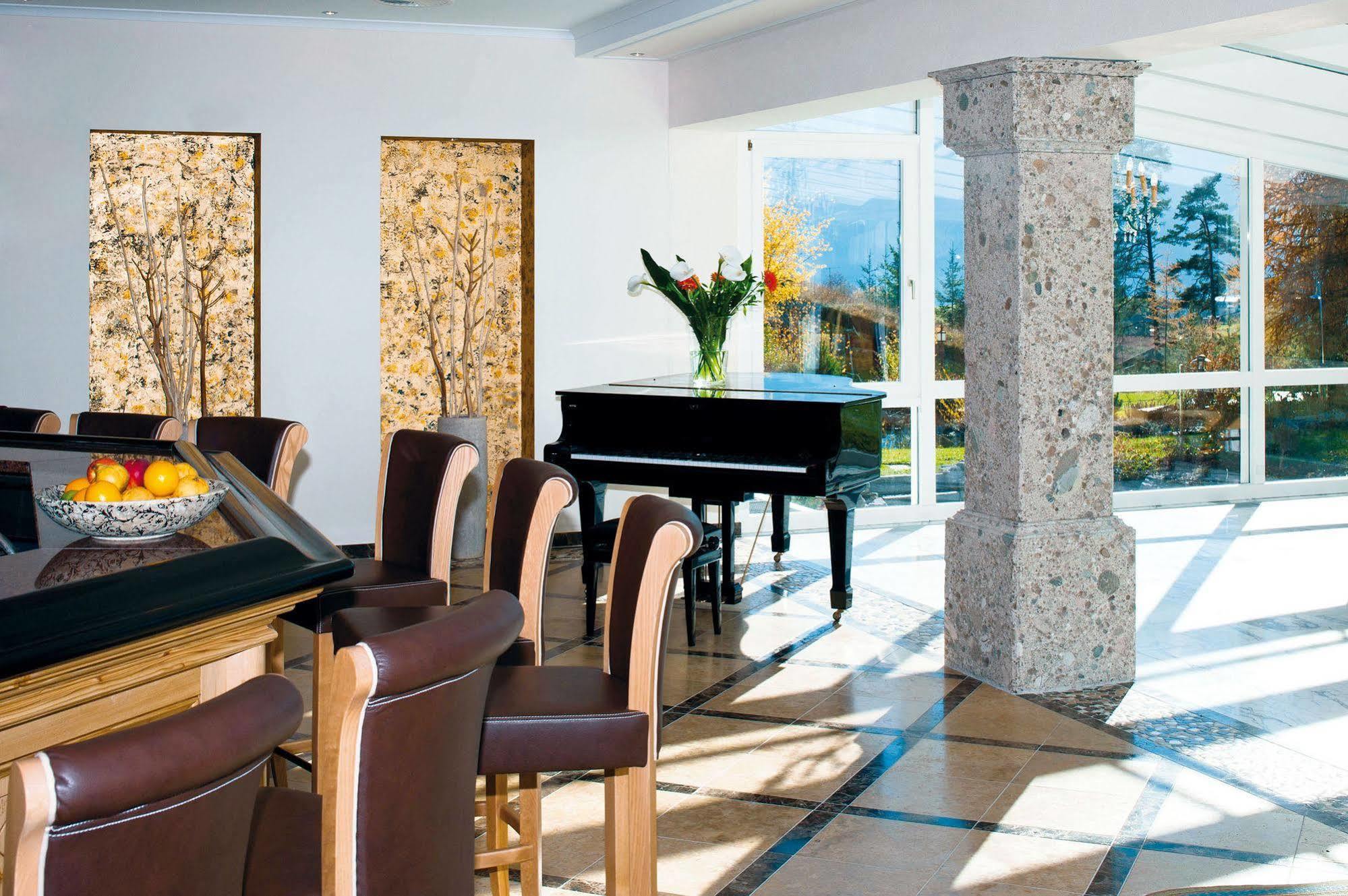 Kaysers Tirolresort - Wohlfuehlhotel Fuer Erwachsene Миминг Екстериор снимка